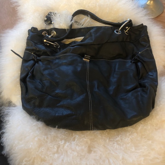 Ted Benson Handbags - Gorgeous like new Ted Benson leather oversized women’s hobo purse/bag!!